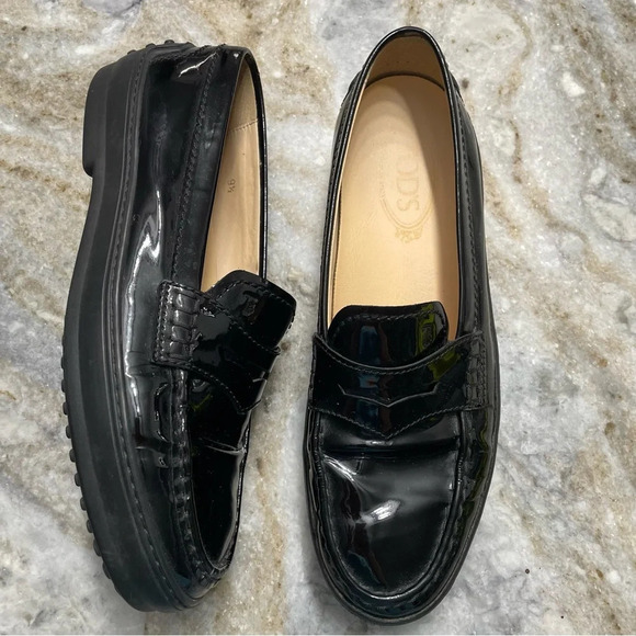 Tod’s Made In Italy Women’s Size 9.5 Patent Leather Penny Driving Loafers Flats - Picture 1 of 13